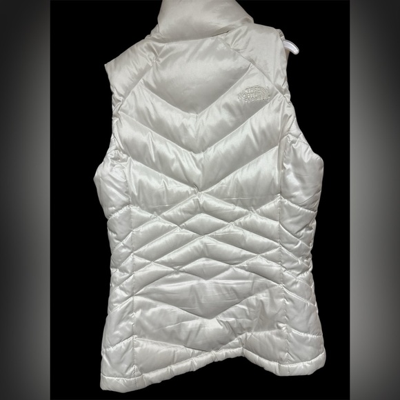 The North Face Ivory Quilted Vest - Picture 2 of 4
